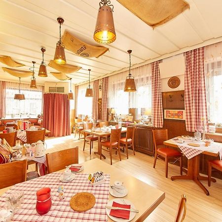 Hotel Zum Dicken Baum Майен Екстериор снимка