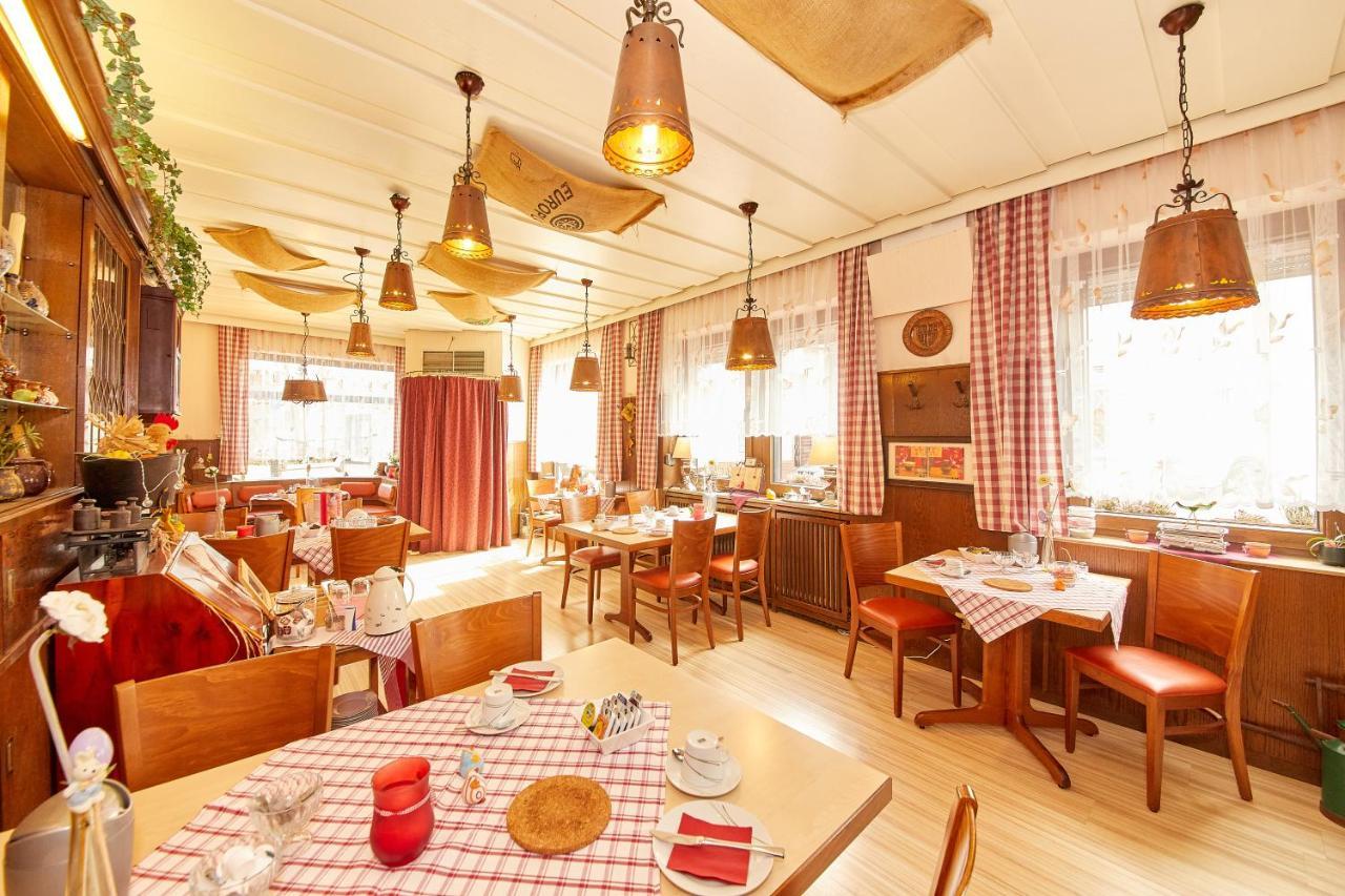 Hotel Zum Dicken Baum Майен Екстериор снимка