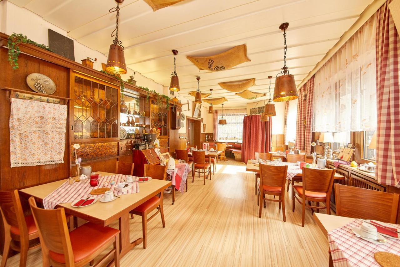 Hotel Zum Dicken Baum Майен Екстериор снимка