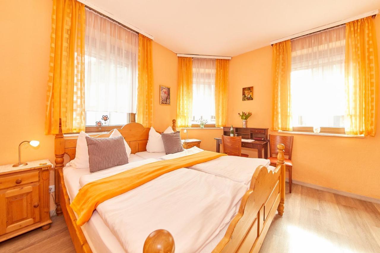 Hotel Zum Dicken Baum Майен Екстериор снимка