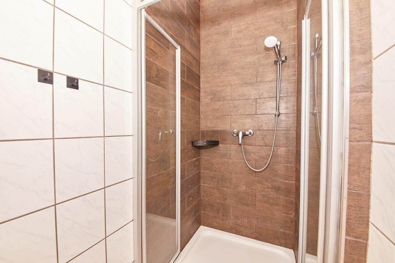 Hotel Zum Dicken Baum Майен Екстериор снимка